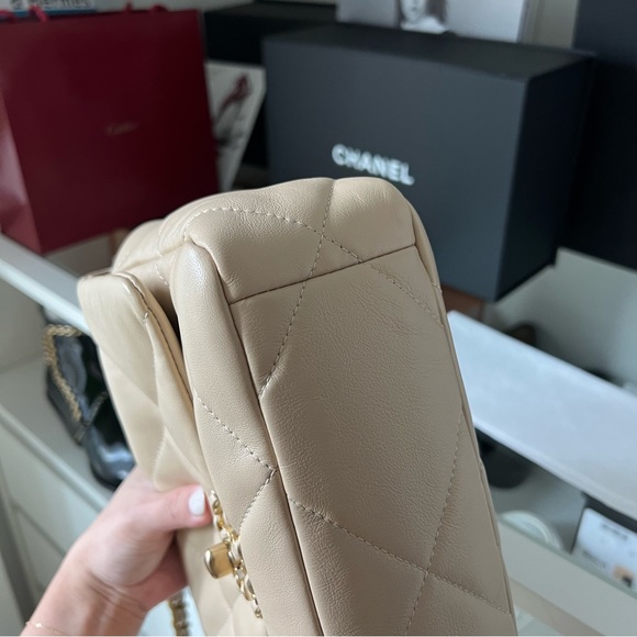 EUC CHANEL 19 Flap Bag Beige Small/Medium Lambskin Leather Full Set - Picture 10 of 12